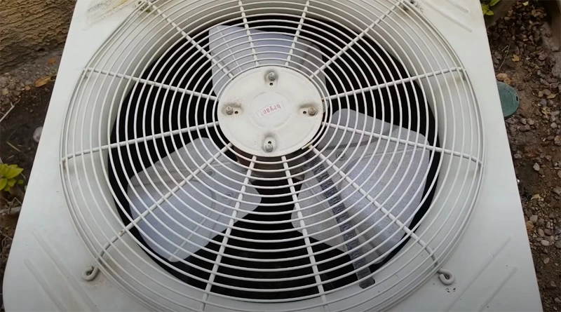 Why fan is working when the compressor isn't working